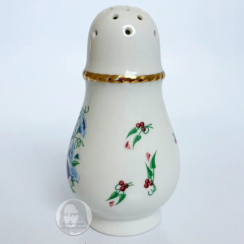 Eau de Gucci Powder Shaker Blue Florals Ceramic Home Decor Vintage Empty